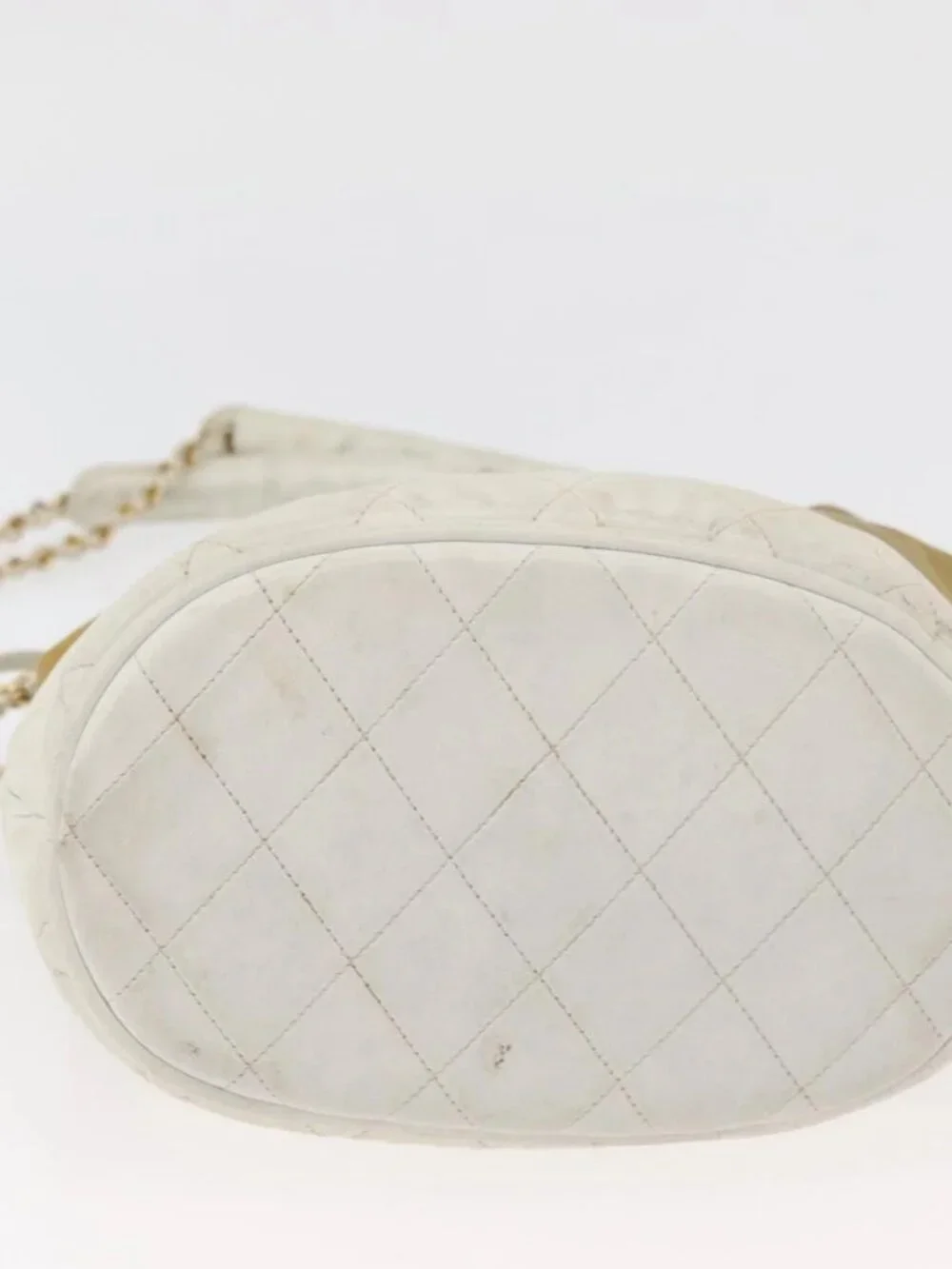 CHANEL Matelasse Drawstring Chain Shoulder Bag Leather Beige Gold CC Auth BAZ157
